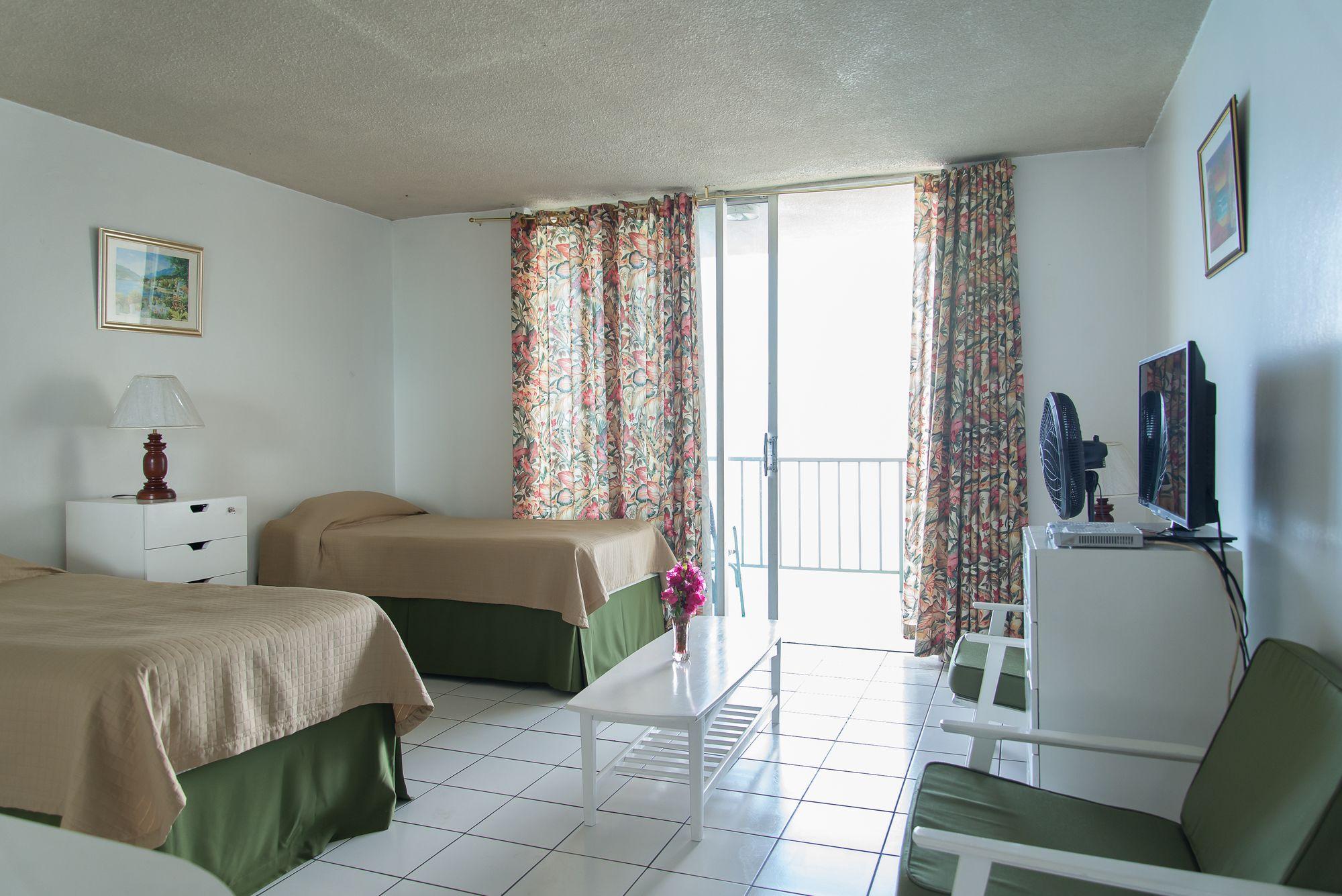 Montego Bay Club Apartments Eksteriør bilde